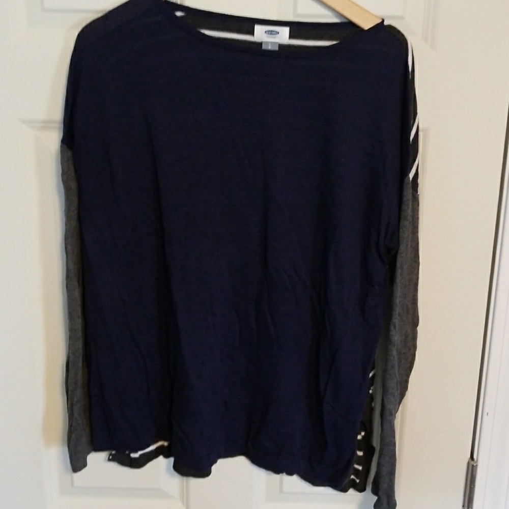 Light weight sweater sweater